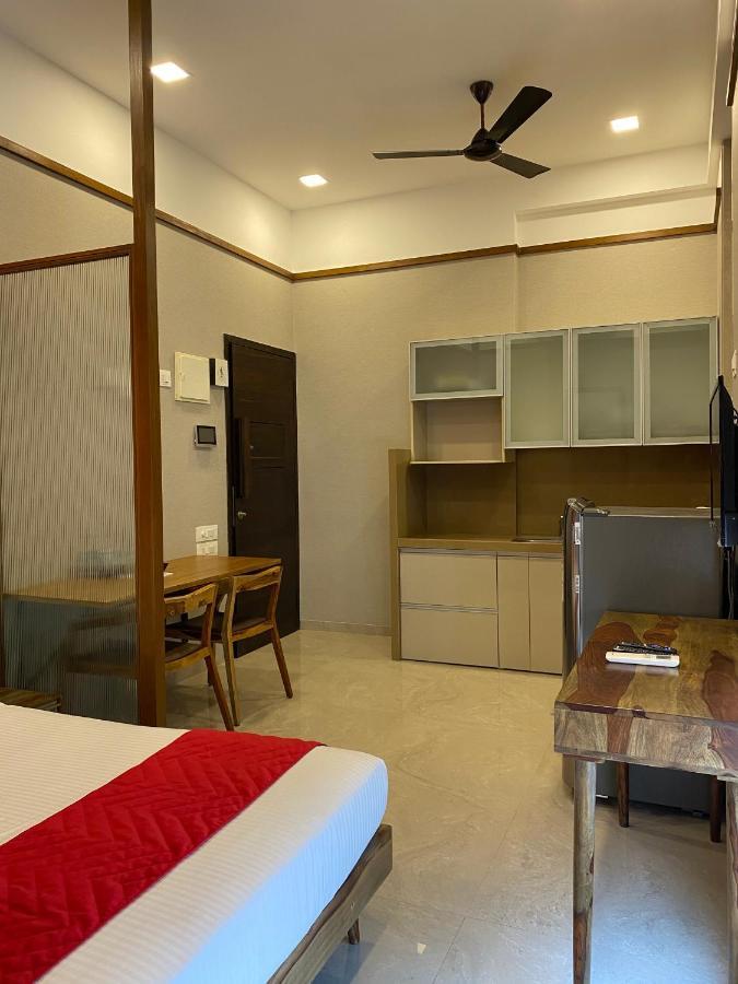 Theory9 Premium Service Apartments Khar Mumbai Exterior photo